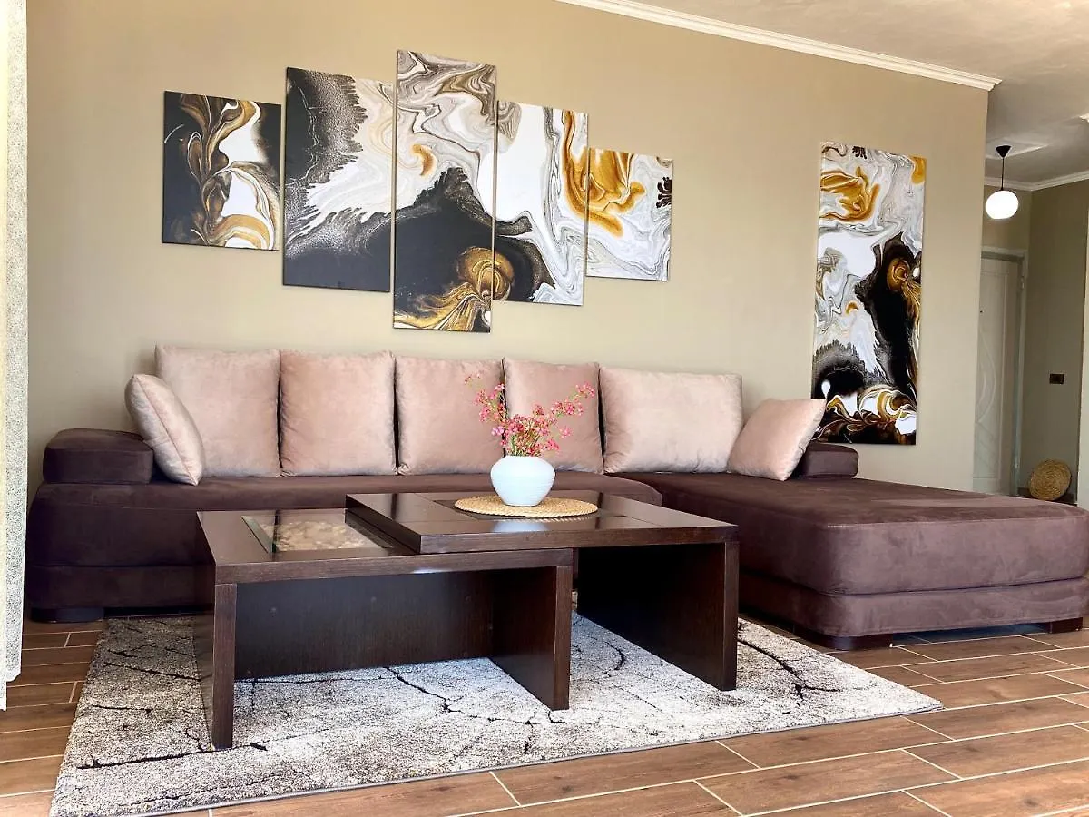 فلورا Eka Luxury Apartments