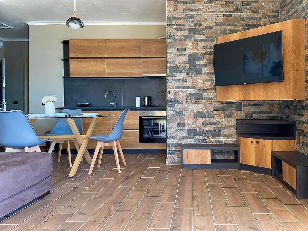 فلورا Eka Luxury Apartments ألبانيا