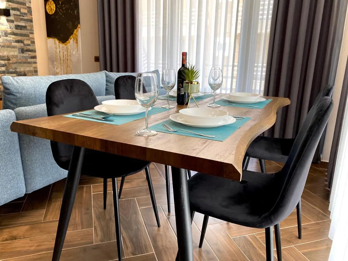 فلورا Eka Luxury Apartments ألبانيا